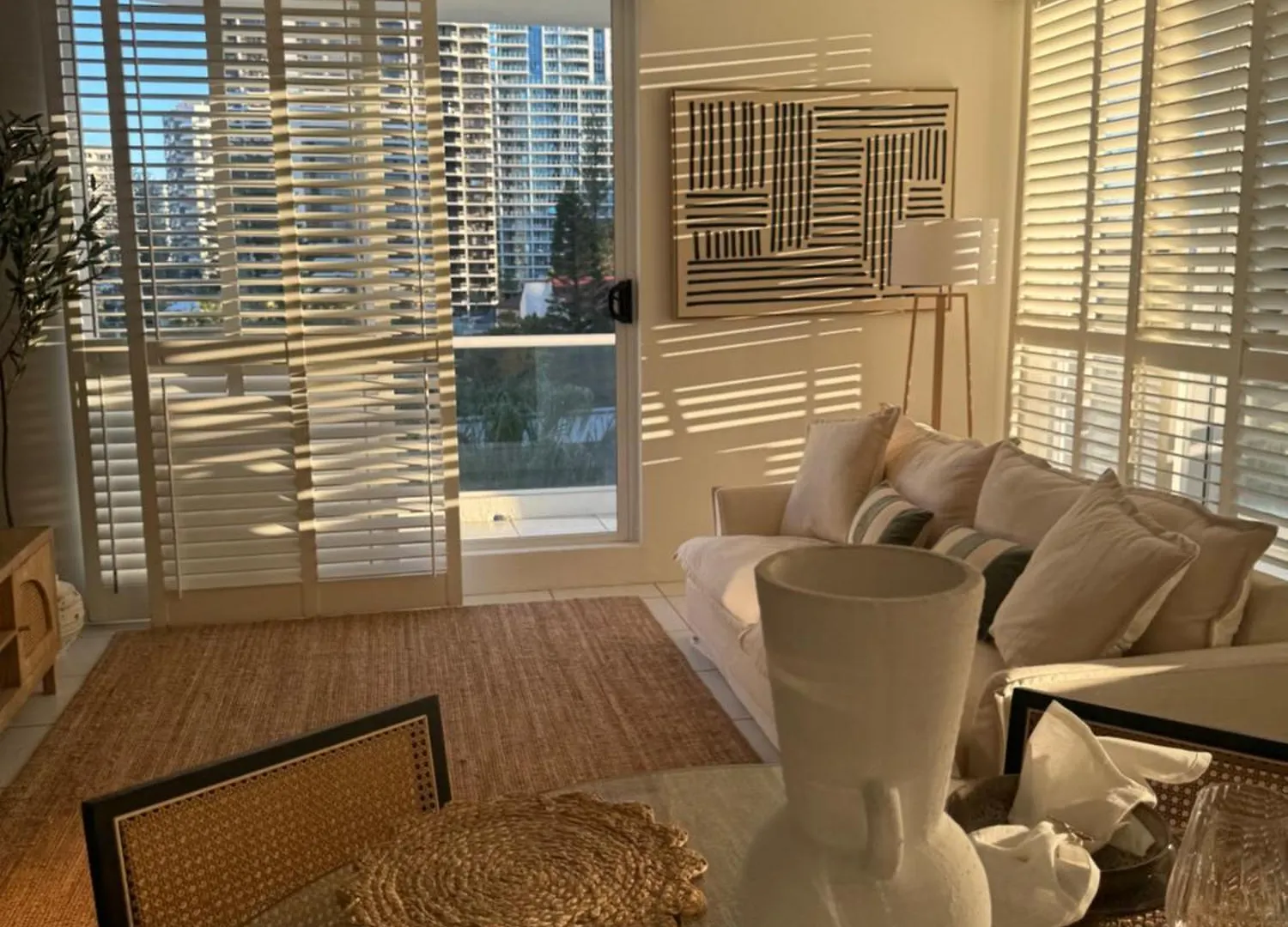 Surfers Paradise - Beachfront Apartment Голд-Кост