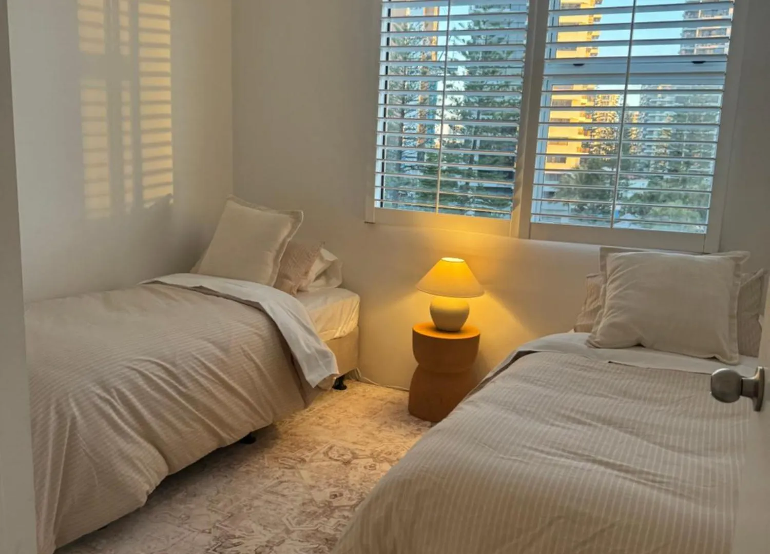 Surfers Paradise - Beachfront Apartment Голд-Кост Австралия