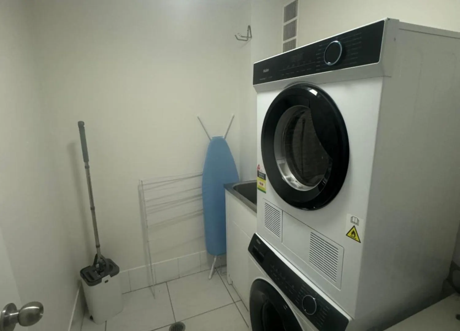 Surfers Paradise - Beachfront Apartment Голд-Кост
